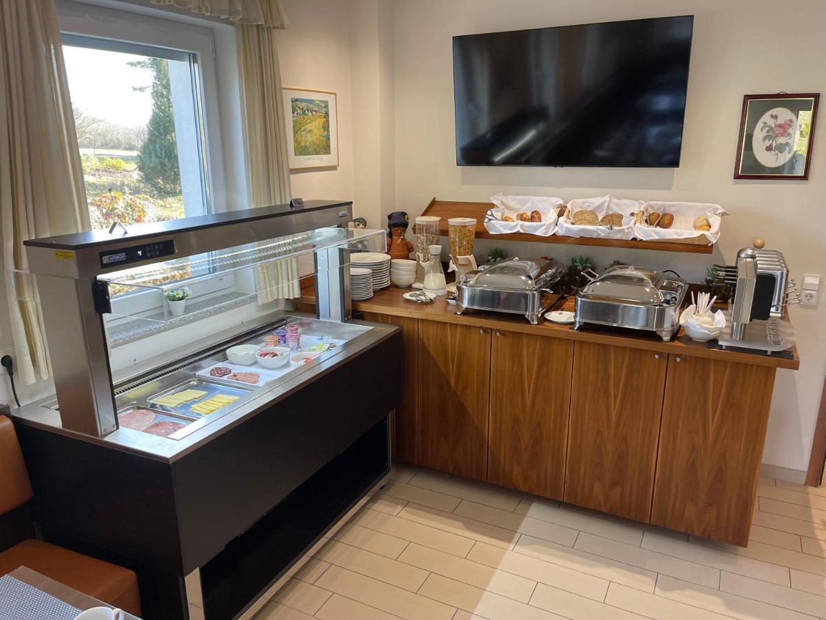 Land-Gut-Hotel Am Ring Meuspath エクステリア 写真