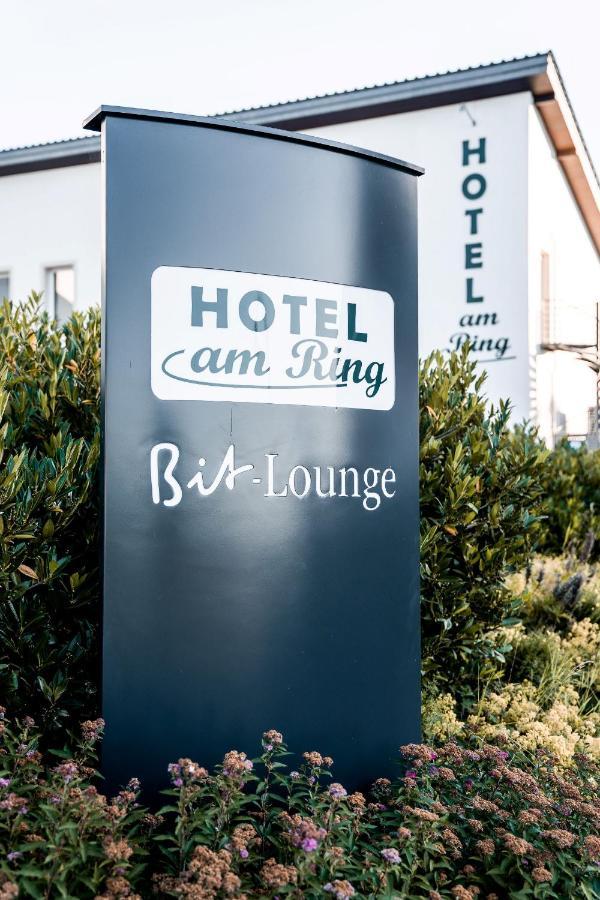Land-Gut-Hotel Am Ring Meuspath エクステリア 写真