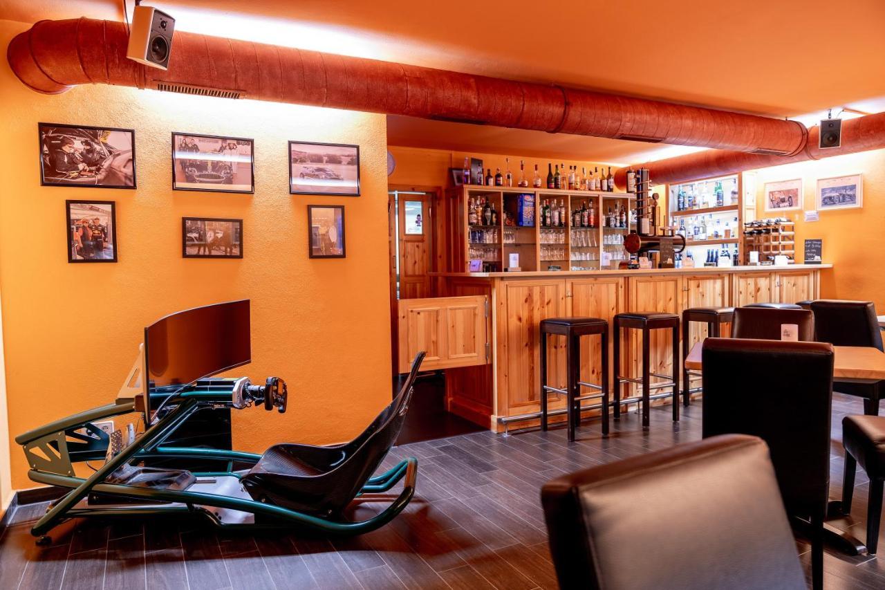 Land-Gut-Hotel Am Ring Meuspath エクステリア 写真
