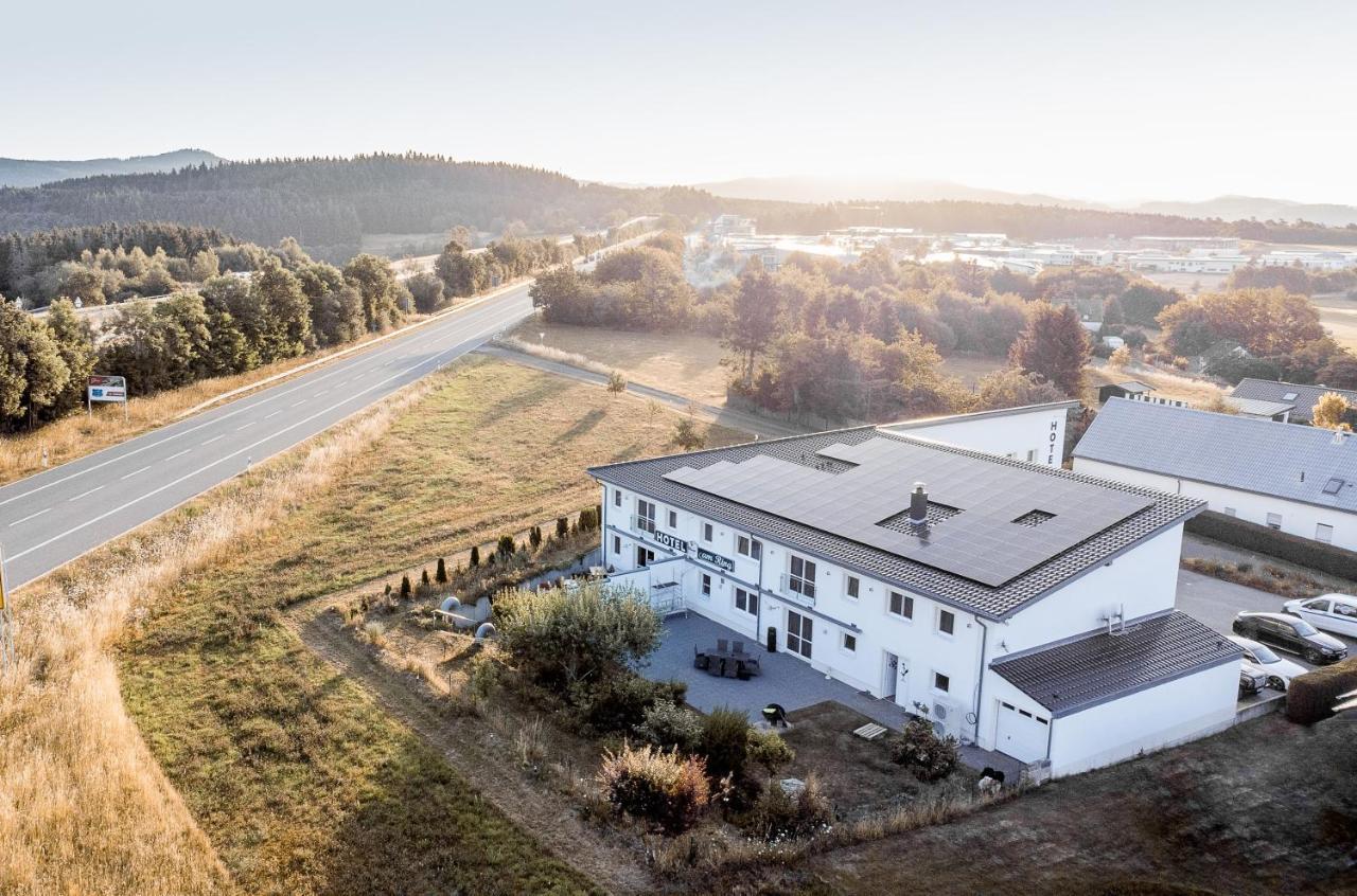Land-Gut-Hotel Am Ring Meuspath エクステリア 写真